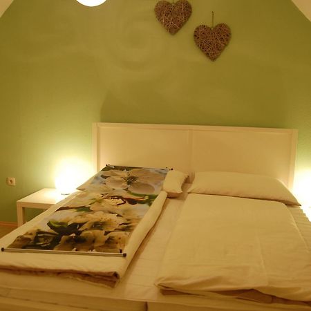 Hofgassl Zentgraf Bed & Breakfast Moerbisch Am See Luaran gambar