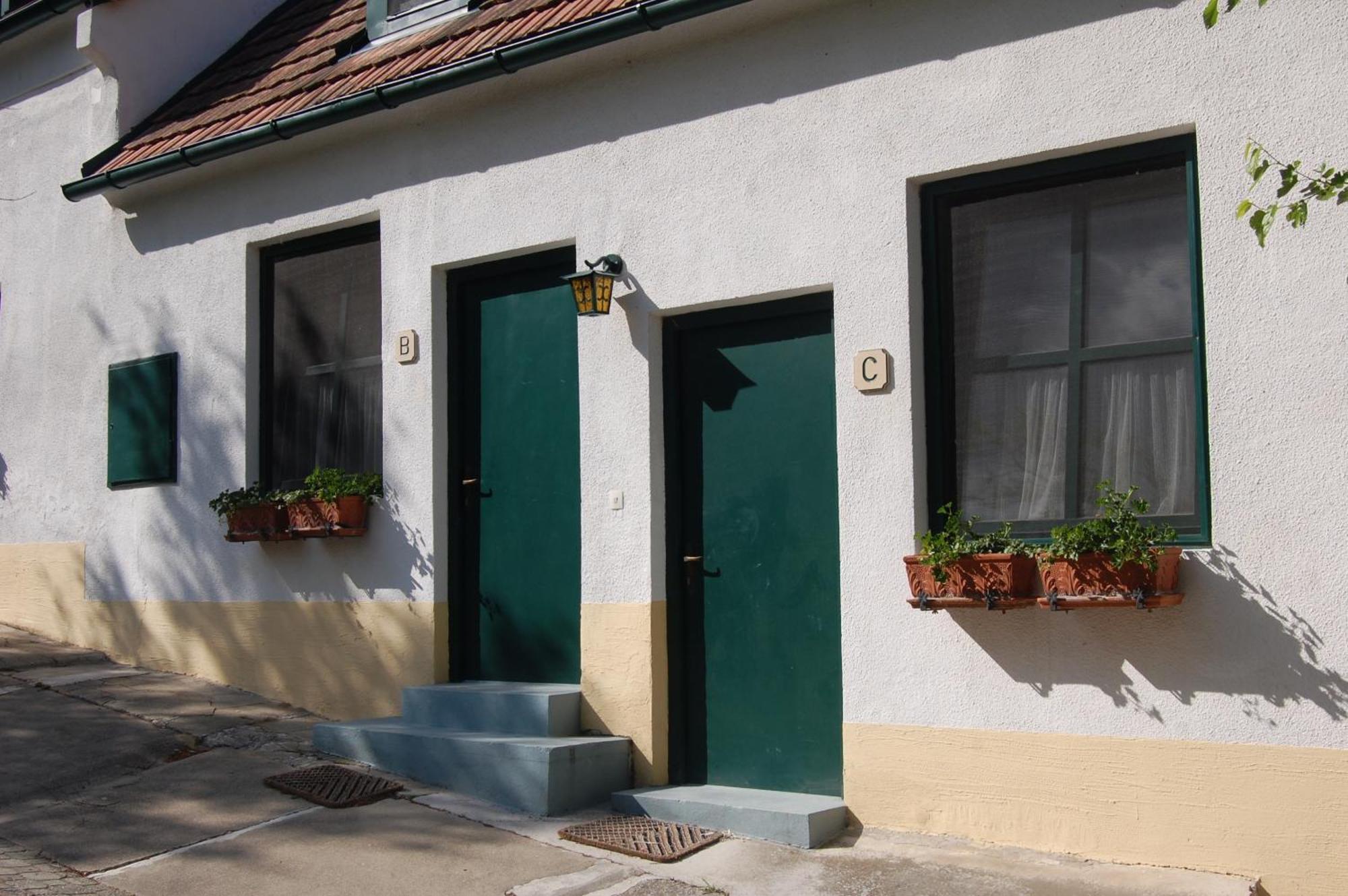Hofgassl Zentgraf Bed & Breakfast Moerbisch Am See Luaran gambar